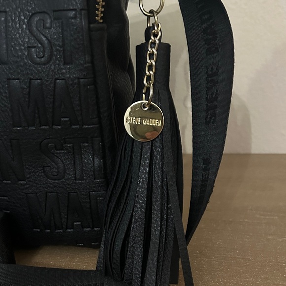 STEVE MADDEN Glamjem Crossbody Bag - Picture 4 of 13